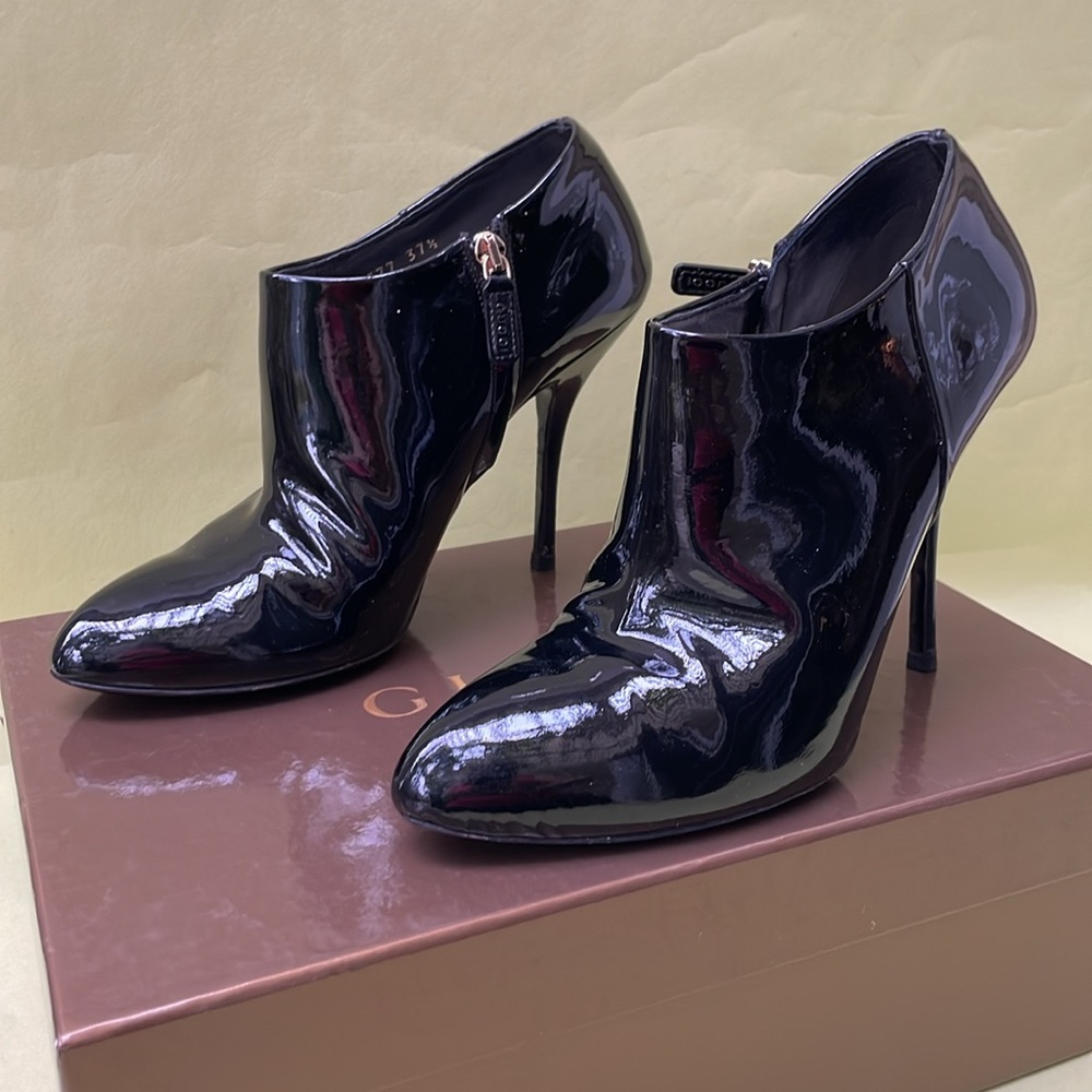 Black Gucci patent leather ankle boots with original box
